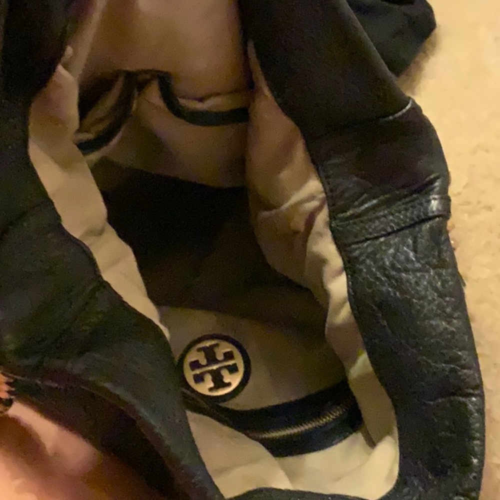 Sale! 🤩Tory Burch leather hobo 🤩 - Picture 5 of 6